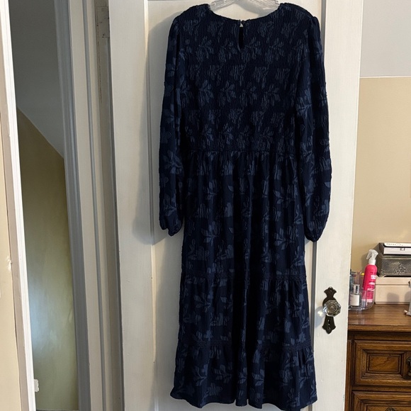 Chic Navy Blue Long Sleeve Dress - Picture 5 of 6